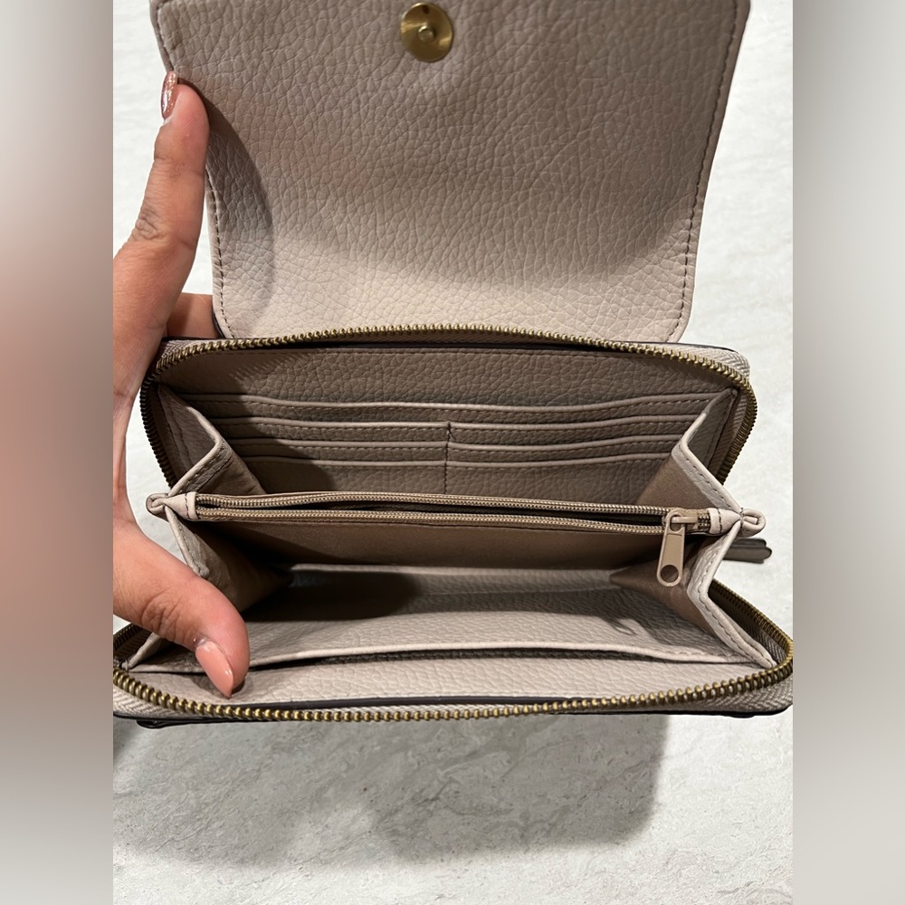 NWOT Relic Crossbody - Picture 4 of 7